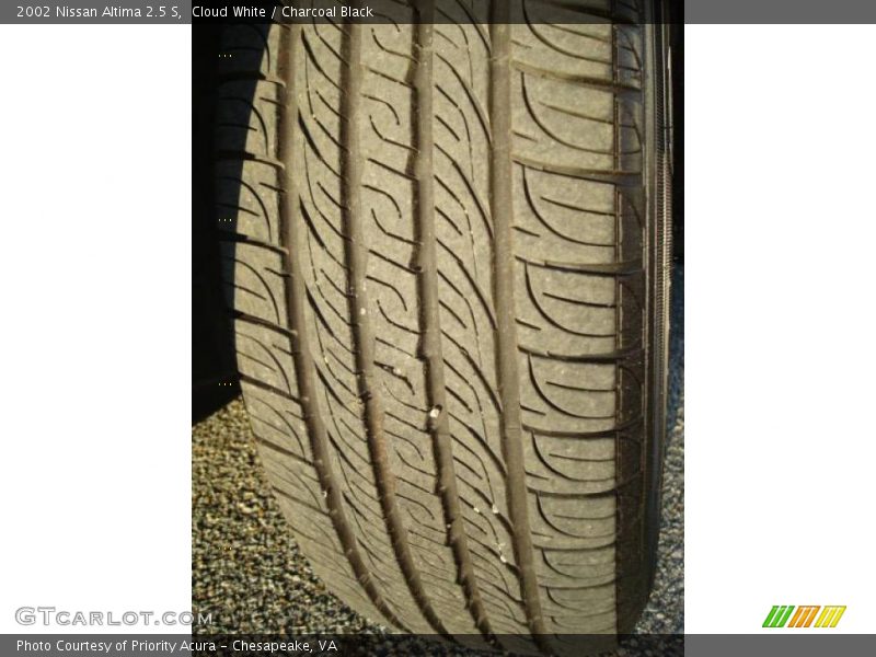 Cloud White / Charcoal Black 2002 Nissan Altima 2.5 S