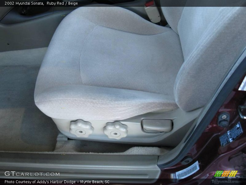 Ruby Red / Beige 2002 Hyundai Sonata