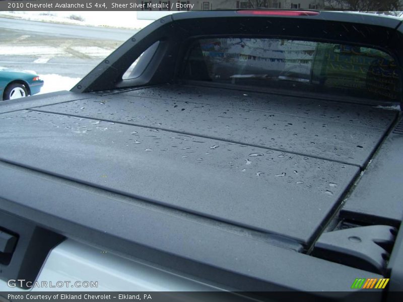 Sheer Silver Metallic / Ebony 2010 Chevrolet Avalanche LS 4x4
