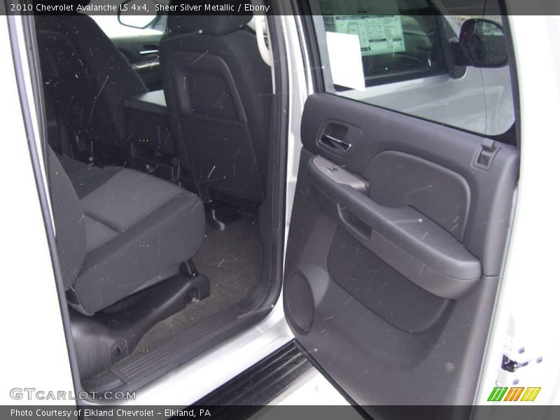 Sheer Silver Metallic / Ebony 2010 Chevrolet Avalanche LS 4x4