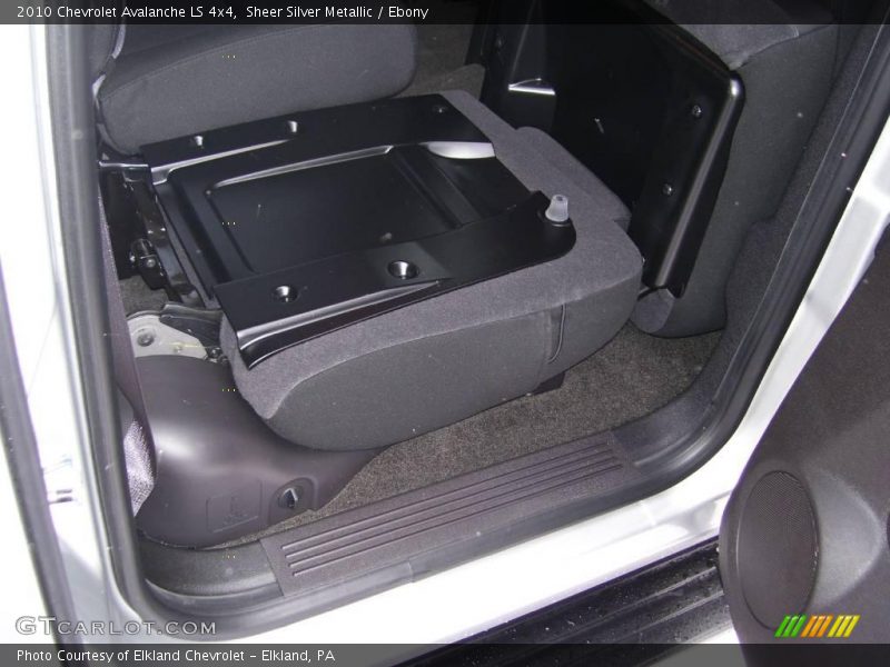 Sheer Silver Metallic / Ebony 2010 Chevrolet Avalanche LS 4x4