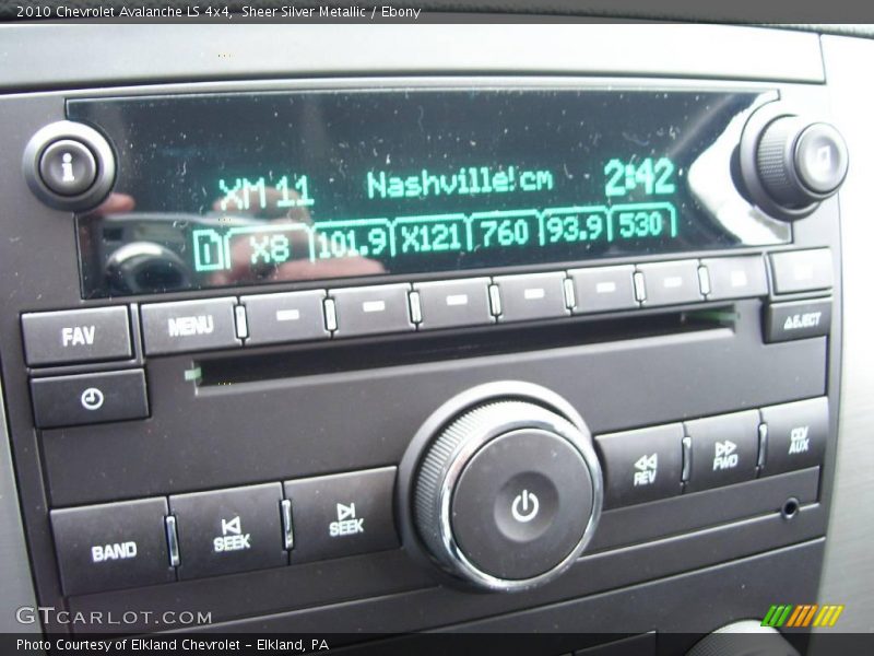 Sheer Silver Metallic / Ebony 2010 Chevrolet Avalanche LS 4x4