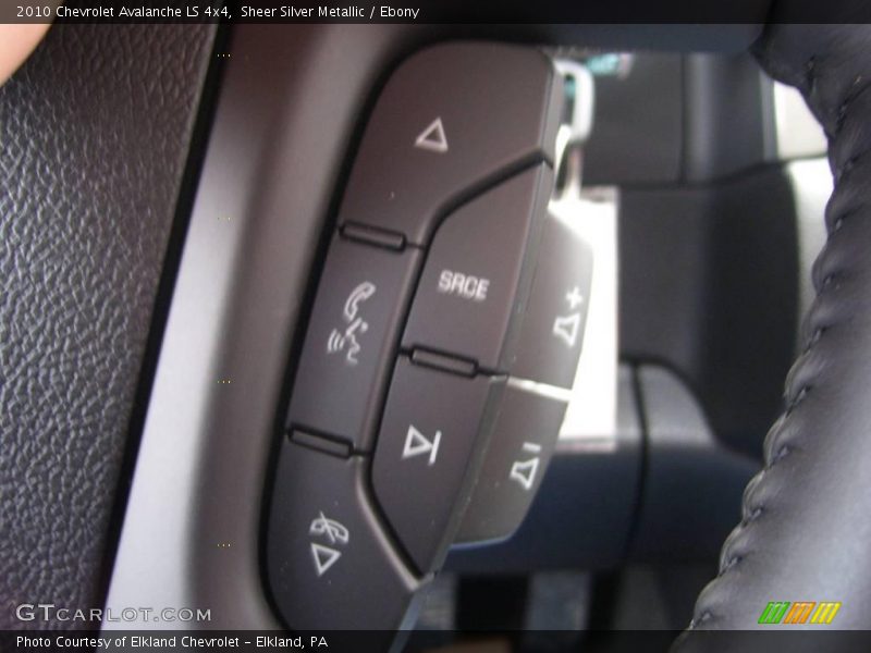 Sheer Silver Metallic / Ebony 2010 Chevrolet Avalanche LS 4x4