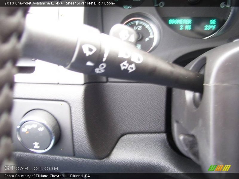 Sheer Silver Metallic / Ebony 2010 Chevrolet Avalanche LS 4x4
