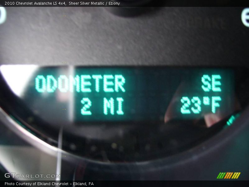 Sheer Silver Metallic / Ebony 2010 Chevrolet Avalanche LS 4x4