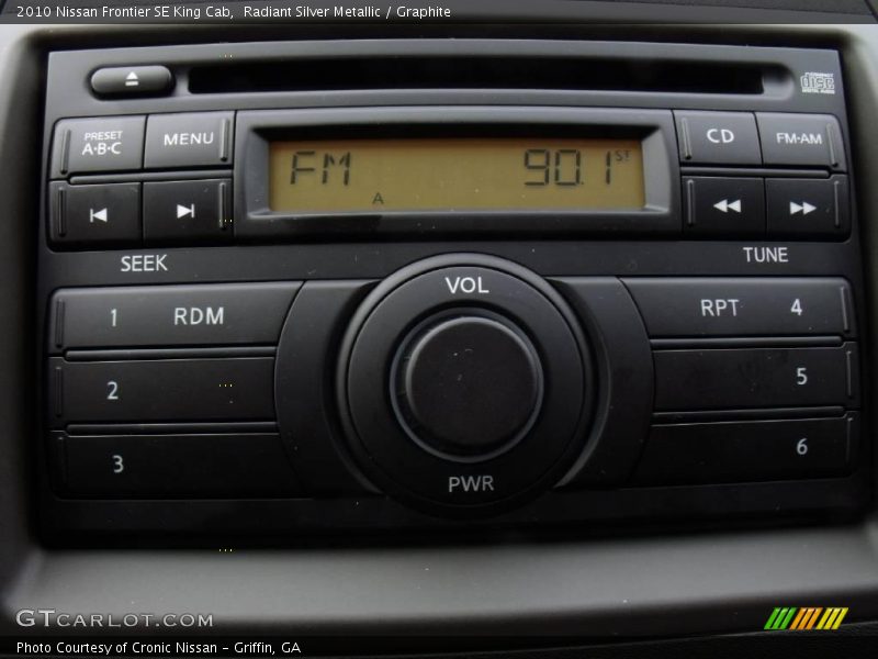 Radiant Silver Metallic / Graphite 2010 Nissan Frontier SE King Cab