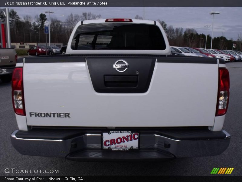 Avalanche White / Steel 2010 Nissan Frontier XE King Cab