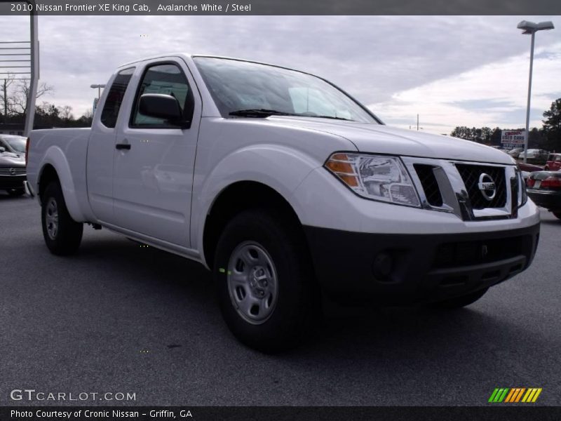 Avalanche White / Steel 2010 Nissan Frontier XE King Cab