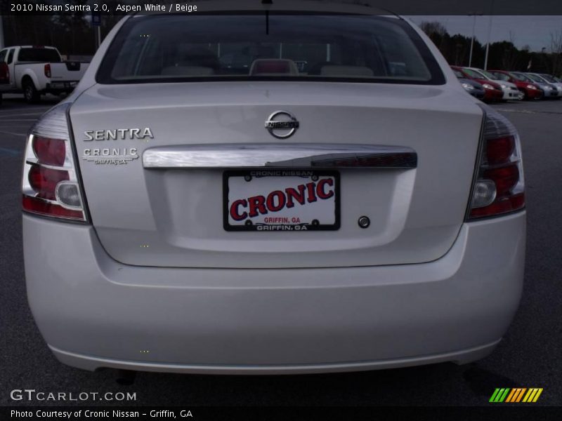 Aspen White / Beige 2010 Nissan Sentra 2.0