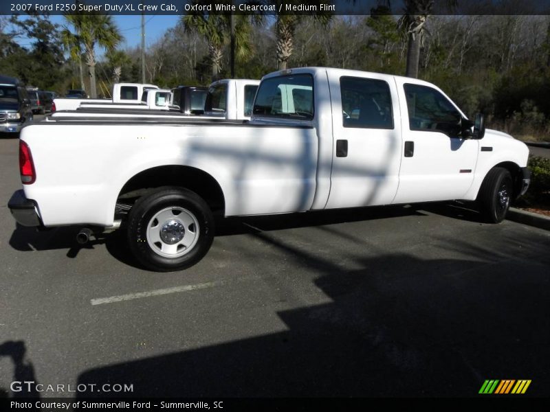 Oxford White Clearcoat / Medium Flint 2007 Ford F250 Super Duty XL Crew Cab