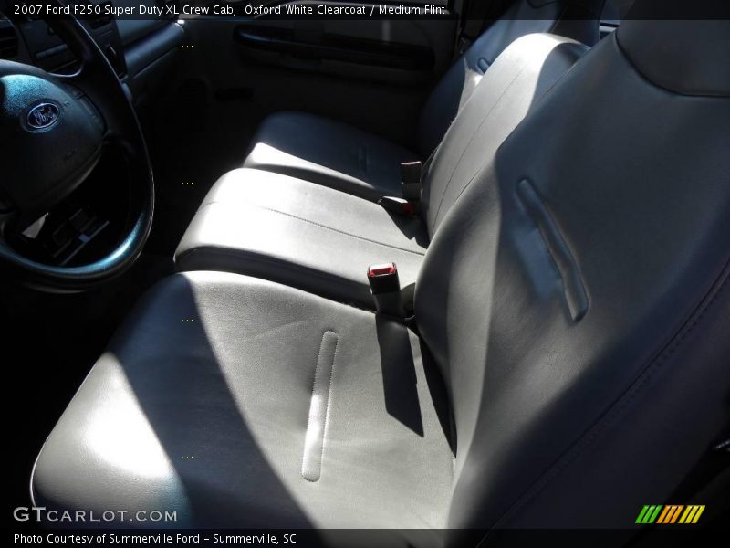 Oxford White Clearcoat / Medium Flint 2007 Ford F250 Super Duty XL Crew Cab