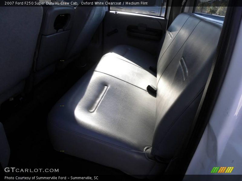 Oxford White Clearcoat / Medium Flint 2007 Ford F250 Super Duty XL Crew Cab