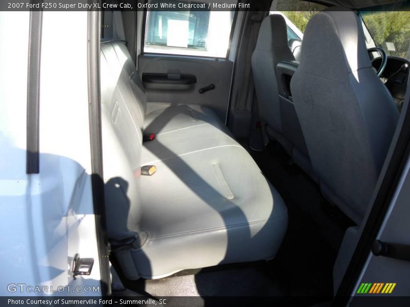 Oxford White Clearcoat / Medium Flint 2007 Ford F250 Super Duty XL Crew Cab