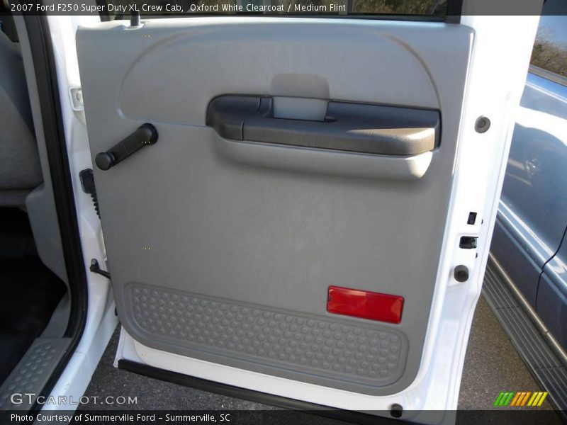 Oxford White Clearcoat / Medium Flint 2007 Ford F250 Super Duty XL Crew Cab