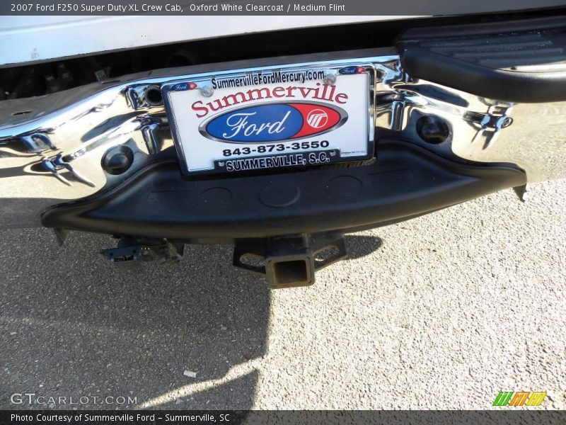 Oxford White Clearcoat / Medium Flint 2007 Ford F250 Super Duty XL Crew Cab