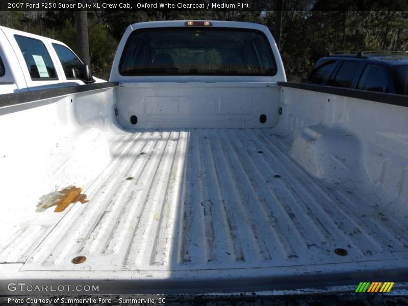 Oxford White Clearcoat / Medium Flint 2007 Ford F250 Super Duty XL Crew Cab