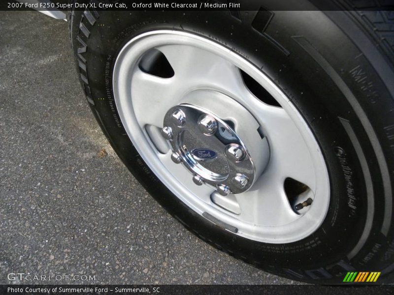 Oxford White Clearcoat / Medium Flint 2007 Ford F250 Super Duty XL Crew Cab