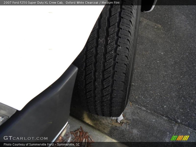 Oxford White Clearcoat / Medium Flint 2007 Ford F250 Super Duty XL Crew Cab