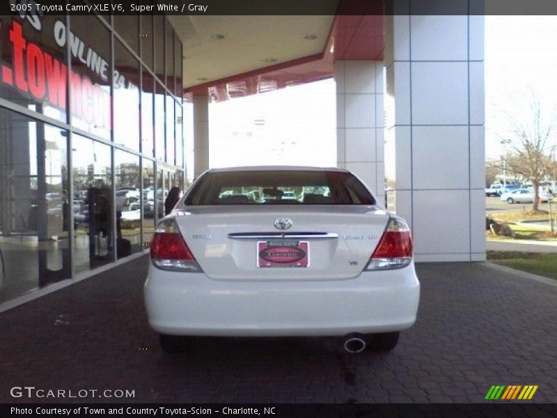 Super White / Gray 2005 Toyota Camry XLE V6