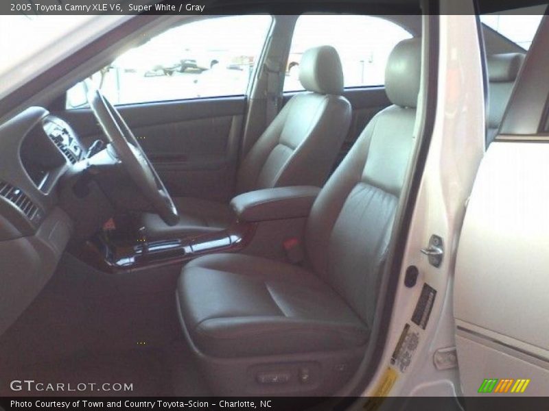 Super White / Gray 2005 Toyota Camry XLE V6