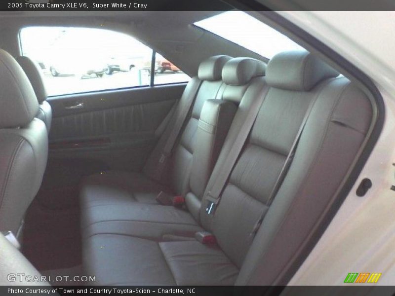 Super White / Gray 2005 Toyota Camry XLE V6