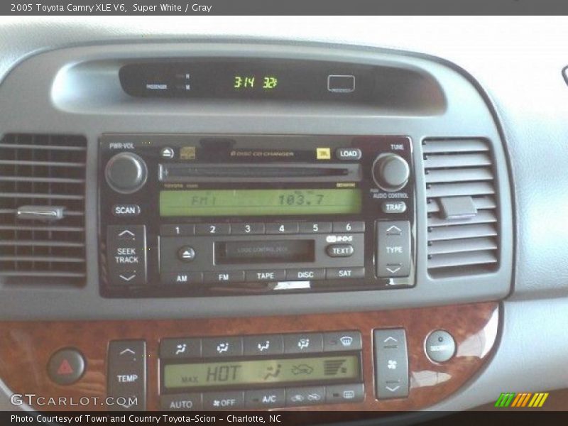 Super White / Gray 2005 Toyota Camry XLE V6