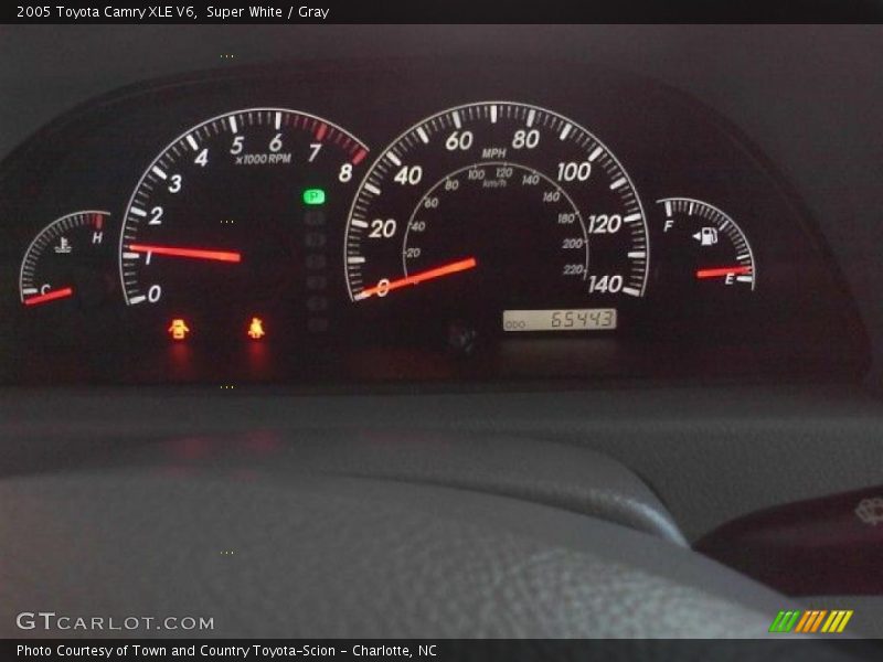 Super White / Gray 2005 Toyota Camry XLE V6
