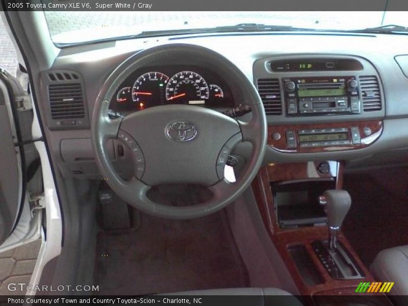Super White / Gray 2005 Toyota Camry XLE V6