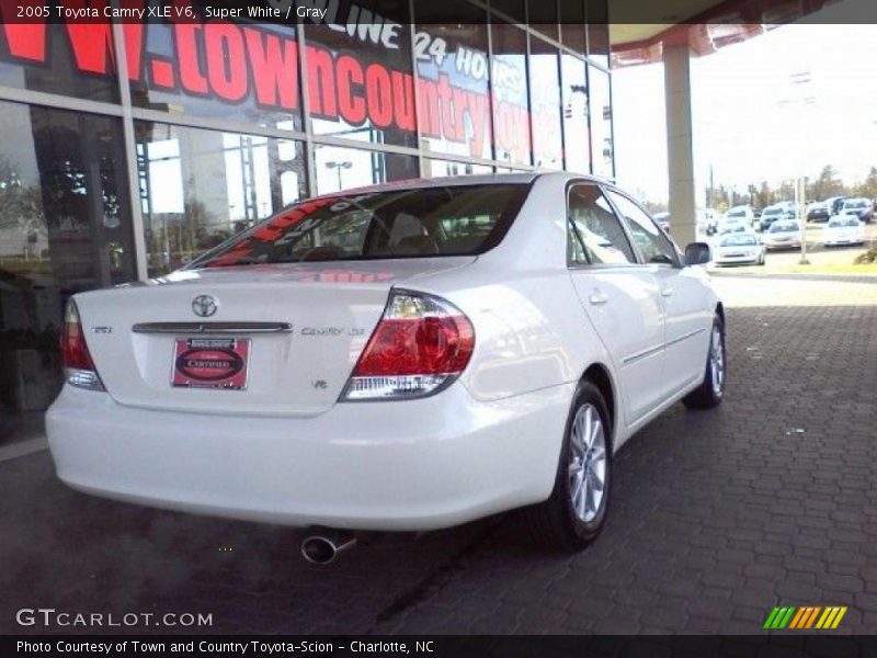 Super White / Gray 2005 Toyota Camry XLE V6