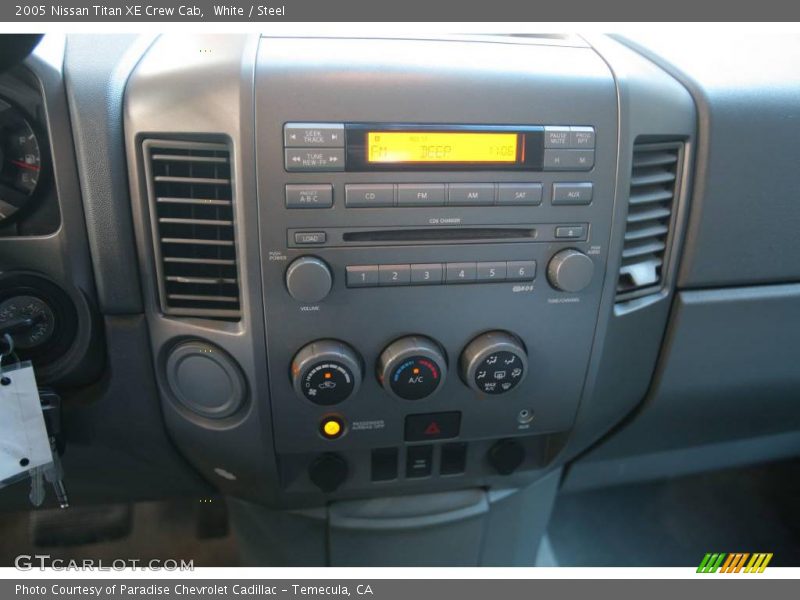 White / Steel 2005 Nissan Titan XE Crew Cab