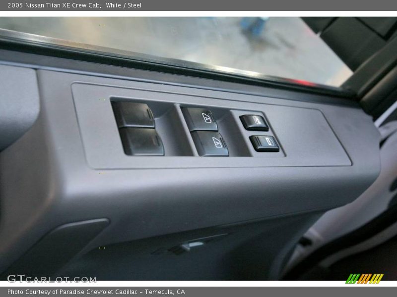 White / Steel 2005 Nissan Titan XE Crew Cab