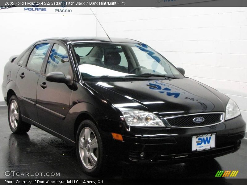 Pitch Black / Dark Flint/Light Flint 2005 Ford Focus ZX4 SES Sedan