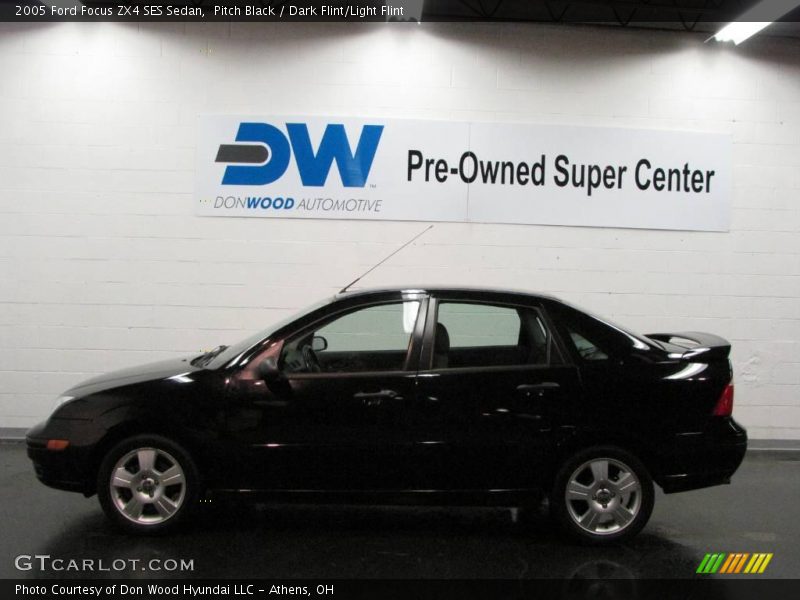 Pitch Black / Dark Flint/Light Flint 2005 Ford Focus ZX4 SES Sedan