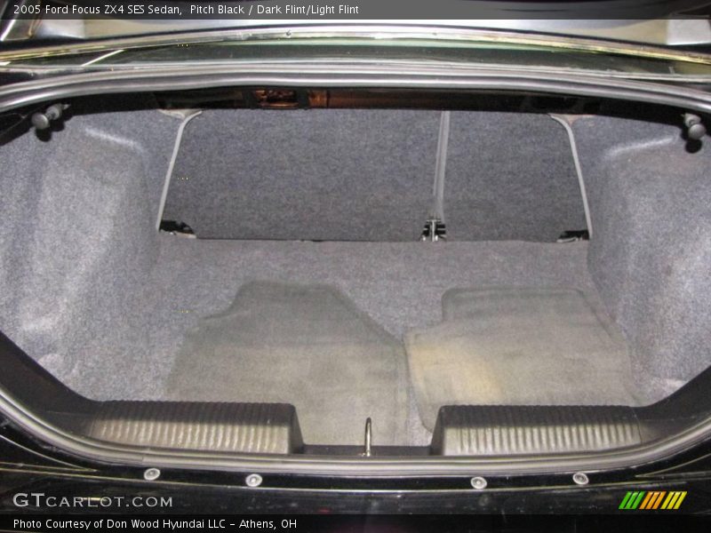 Pitch Black / Dark Flint/Light Flint 2005 Ford Focus ZX4 SES Sedan