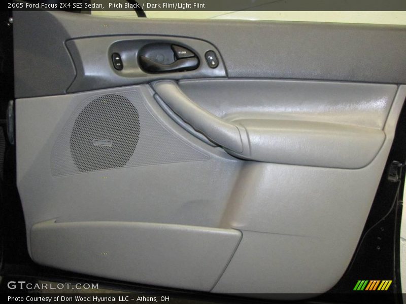 Pitch Black / Dark Flint/Light Flint 2005 Ford Focus ZX4 SES Sedan