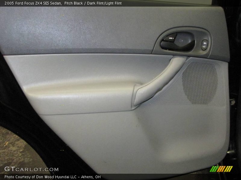 Pitch Black / Dark Flint/Light Flint 2005 Ford Focus ZX4 SES Sedan
