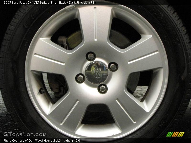 Pitch Black / Dark Flint/Light Flint 2005 Ford Focus ZX4 SES Sedan