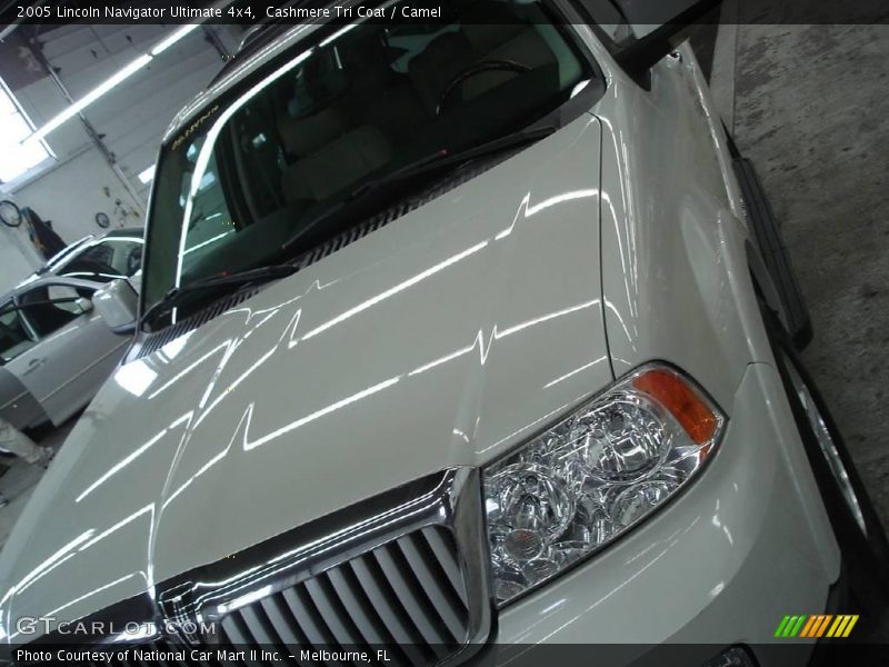Cashmere Tri Coat / Camel 2005 Lincoln Navigator Ultimate 4x4