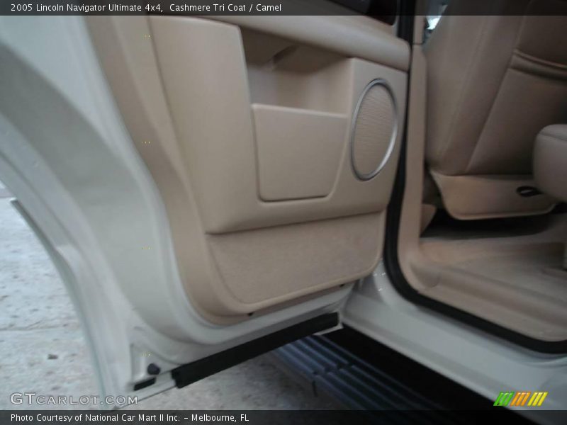 Cashmere Tri Coat / Camel 2005 Lincoln Navigator Ultimate 4x4