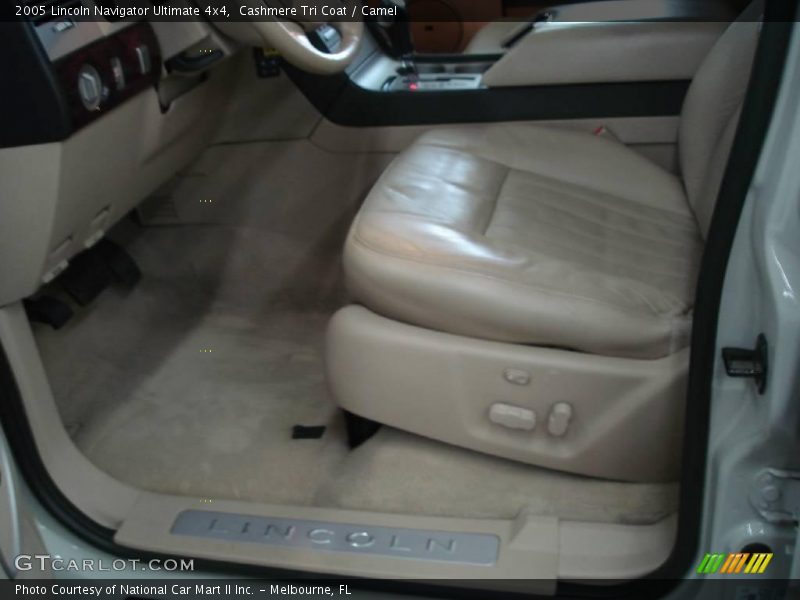 Cashmere Tri Coat / Camel 2005 Lincoln Navigator Ultimate 4x4