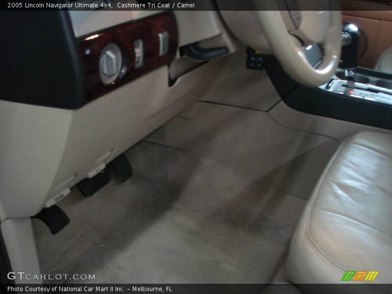 Cashmere Tri Coat / Camel 2005 Lincoln Navigator Ultimate 4x4