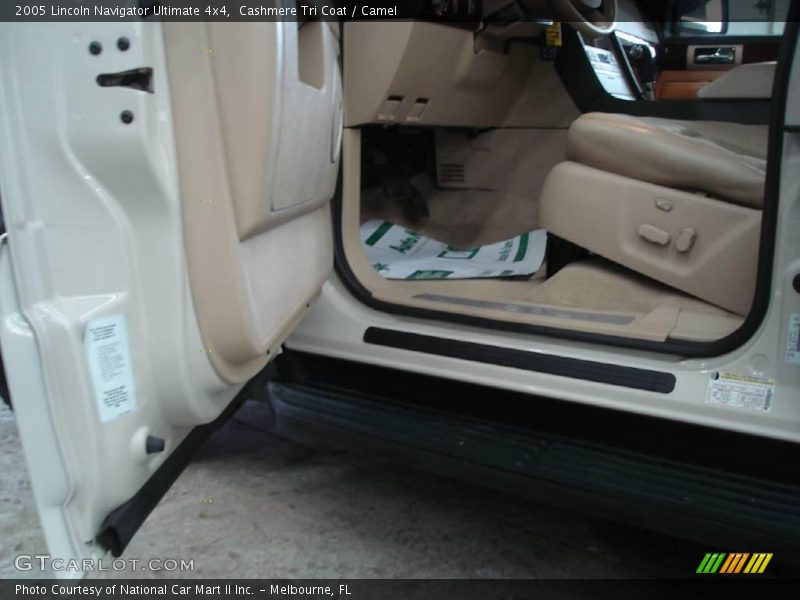 Cashmere Tri Coat / Camel 2005 Lincoln Navigator Ultimate 4x4