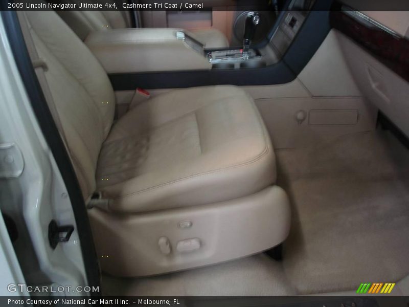 Cashmere Tri Coat / Camel 2005 Lincoln Navigator Ultimate 4x4