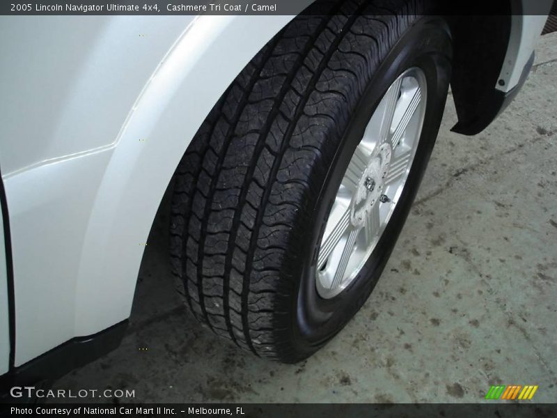 Cashmere Tri Coat / Camel 2005 Lincoln Navigator Ultimate 4x4