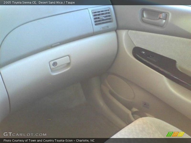 Desert Sand Mica / Taupe 2005 Toyota Sienna CE
