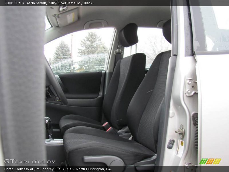 Silky Silver Metallic / Black 2006 Suzuki Aerio Sedan