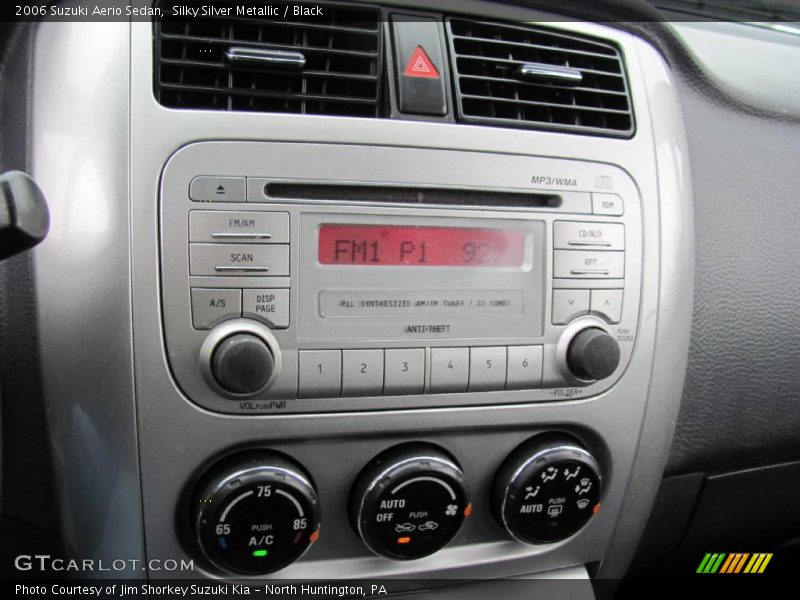 Silky Silver Metallic / Black 2006 Suzuki Aerio Sedan