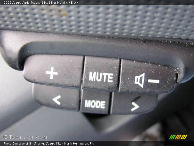 Silky Silver Metallic / Black 2006 Suzuki Aerio Sedan