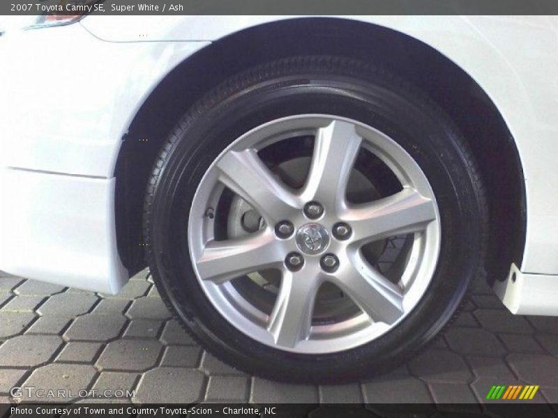 Super White / Ash 2007 Toyota Camry SE