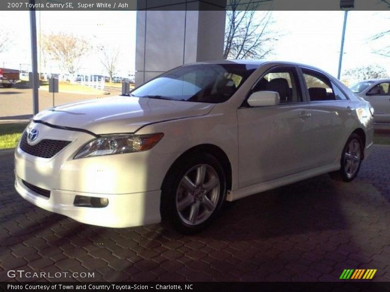 Super White / Ash 2007 Toyota Camry SE